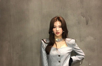 트와이스 사나, 자체발광 비주얼 자랑...'매혹적인 눈빛'