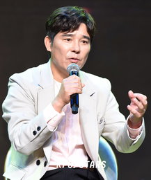 [K포토] '컴백' 임창정, 정규 16집 앨범 발매 소감 "올 가을을 접수하러 왔다"