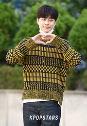 [K포토] 가수 유선호 '사랑둥이 깜찍 하트'