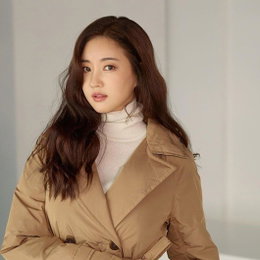 김사랑, 세상 혼자사는 비주얼 뽐내…가을 여신의 귀환