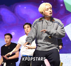 [K포토] 가수 가수 박지훈, '힙한 무대 선보여'