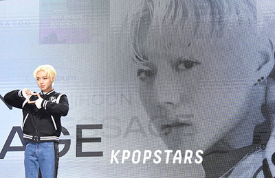 [K포토] 가수 박지훈 '잡았다 너의 마음~'