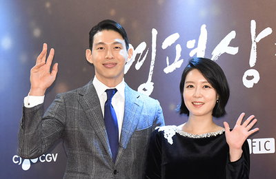 [K포토] 제40회 영평상 시상식 사회 맡은 배우 최정원-김하나 아나운서