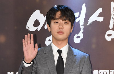 [K포토] 제40회 영평상 시상식 참석한 배우 박정민 '남우조연상 받으러 왔어요~'
