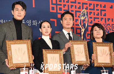 [K포토] 제41회 청룡영화상 핸드프린팅 주역들의 손도장 꾹~