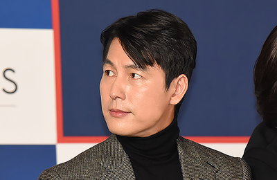 [K포토] 배우 정우성, '빛나는 외모만큼 손도장도 빛나네~'