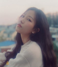 '17일 데뷔' 신예 쿠잉, 광고 연상시키는 '청순' 비주얼