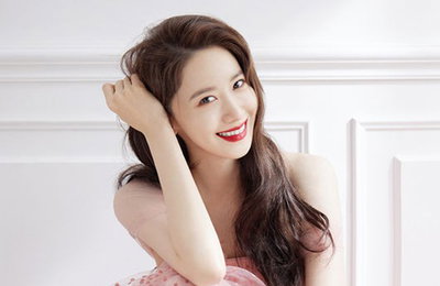 윤아, 우아하고 당당한 매력을 뽐낸 화보 공개