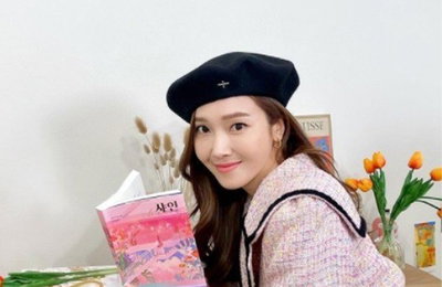 제시카, 물오른 청순 비주얼 자랑...자전 소설 출간