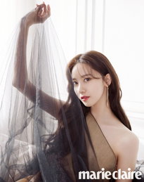 임윤아 화보, 깨끗하고 결점 없는 피부 매력 발산