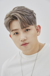 "코로나19 시대에 필요한 감성송" 우디, 1년 만에 컴백…1월 3일 새 싱글 '그냥 집에 있자' 발매