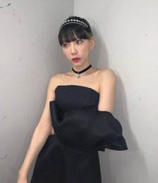 태연, 블랙 드레스로 뽐낸 시크미..'눈길'