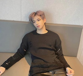 강다니엘, 비현실적인 인형 비주얼 “하얗게 불태웠어”