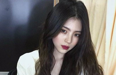 한소희, 대체불가 시크 분위기…치명적 섹시미 발산