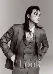 배우 김지훈, 화보속 복근 공개...매력 발산