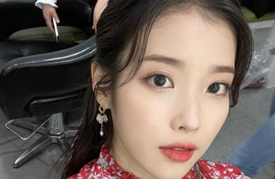 아이유, 빛나는 미모와 함께 남다른 팬사랑 전해...