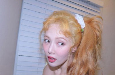 현아, 새로운 금발 헤어스타일 선보이며 인증샷 공개