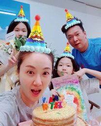 '박준형♥' 김지혜, 43살 중에 제일 예뻐..가족과 함께 보낸 생일