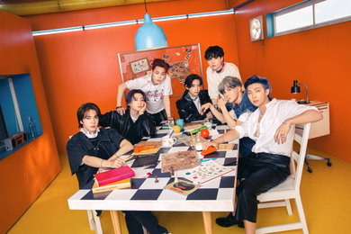 '컴백' 방탄소년단, 아지트에 모인 완전체