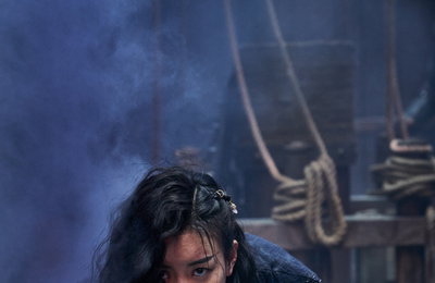 한효주, '해적2'로 4년만에 스크린 컴백..3개월간 아크로바틱→검술 배우며 해적役 완성