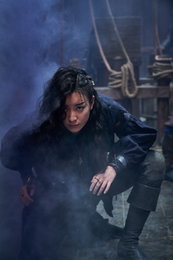 한효주, '해적2'로 4년만에 스크린 컴백..3개월간 아크로바틱→검술 배우며 해적役 완성