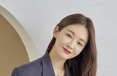 강민경, 새해 밝히는 우윳빛깔 청순 비주얼 화보