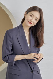 강민경, 새해 밝히는 우윳빛깔 청순 비주얼 화보