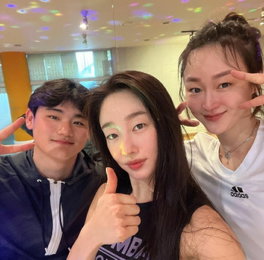 이혜정, 골때녀 동료들과… ‘이목구비 뚜렷한 셀카’