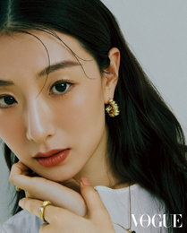 배우 현리, 패션 매거진 <보그 코리아> 화보 공개 고급스러운 아우라+자연스러운 무드까지 대체할 수 없는 아름다움