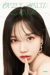 ‘6월 2일 컴백’ 조유리, 비주얼 포토 속 상반된 매력
