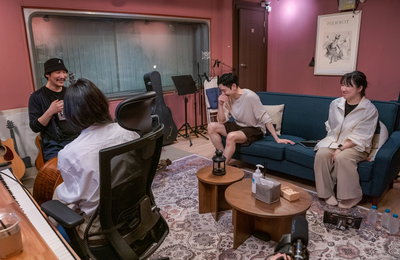 [OTT seezn(시즌)] 오리지널 영화 '어나더 레코드 : 이제훈' 음악감독 모그 X 나래 만났다! 이제훈 “노래 잘했으면 가수 됐을 것”