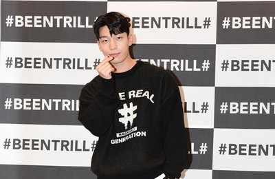 [포토] 배우 위하준 '심쿵 하트'