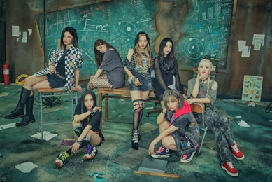 '컴백' 빌리, 써클차트 리테일 앨범 차트 1위+유튜브 700만