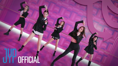 ‘컴백’ ITZY, 중독성 강한 손동작+칼군무