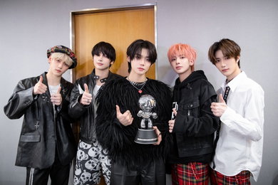 투모로우바이투게더, 컴백 동시에 '엠카'➝日 오리콘차트 1위