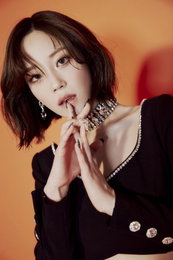 허영지, 후배 퍼플키스 지원 사격…컴백 쇼케이스 MC