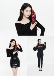 아이유, '청량 비주얼'의 정석...탄산 음료 브랜드 콘셉트 포토 공개