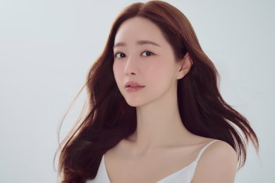 홍수아, '청순+우아美' 담긴 NEW 프로필 이미지 공개