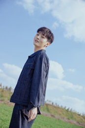 워너원 출신 윤지성, 빌리언스와 전속계약 체결
