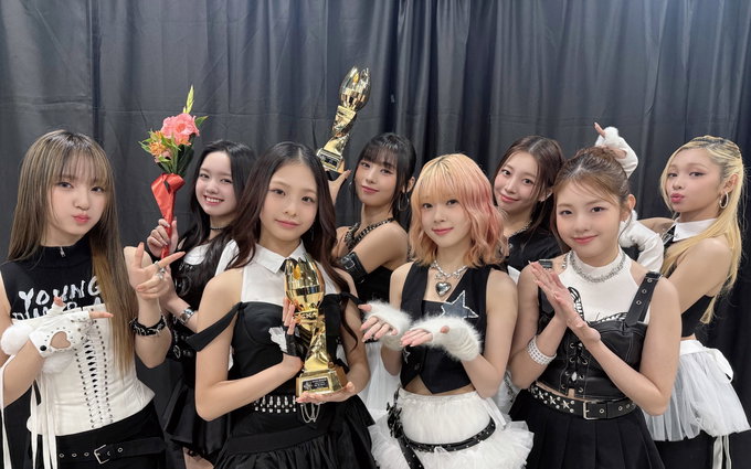 유니스, '2024 KGMA' 2관왕 영예⋯'올해 최고의 루키' 우뚝
