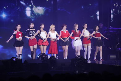 러블리즈, 4년만에 완전체 콘서트 성료