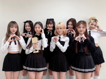 유니스, '2024 마마 어워즈' 팬스 초이스 수상