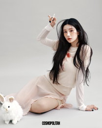 권은비 "4월 신곡, 나만의 비밀스러운 세계로 여러분 초대" [화보]
