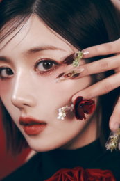 권은비, 'Hello Stranger' 콘셉트 포토 속 '파격 단발' 고혹美 발산