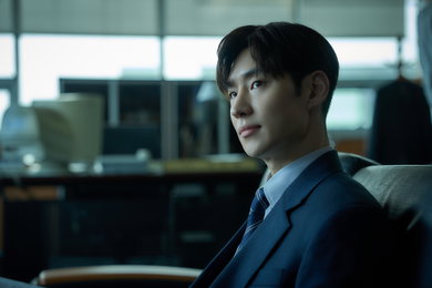 영화 <소주전쟁> 모범 배우 이제훈, 글로벌 투자사 최인범으로의 화끈한 변신 예고