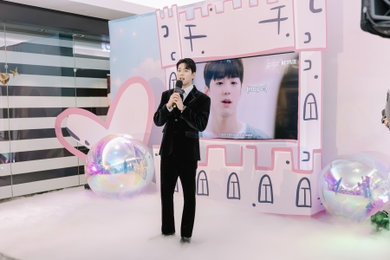 배우 김민규, 뉴욕 '싱글즈 데이' 성공 마무리… 전역 후 첫 해외 활동서 팬심 확인