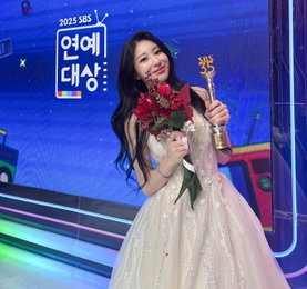 이채연, '골 때리는 그녀들' 활약→'SBS 연예대상' 루키 UP상 수상