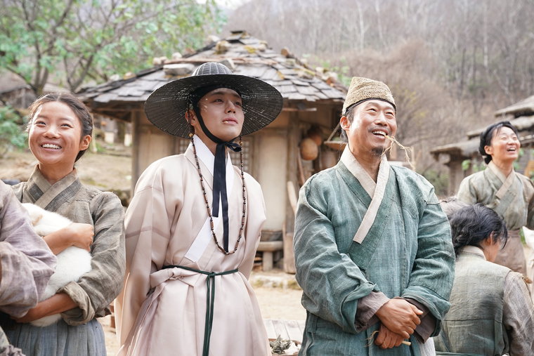 왕과사는남자