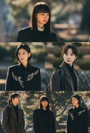 ‘아너’ 이나영-정은채-이청아, 수목장서 포착된 무거운 침묵… 숨겨진 서사는?