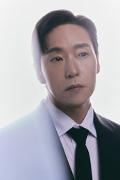‘마성부터 부드러움까지’ 엄기준, 한계 없는 콘셉트 소화력… 독보적 아우라 발산